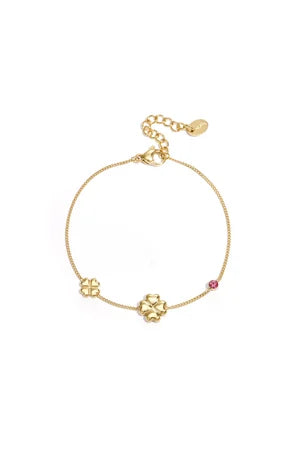 Armband met klavertjes en gekleurde steentjes