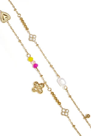 Armband met hangende klaver, parel en kralen
